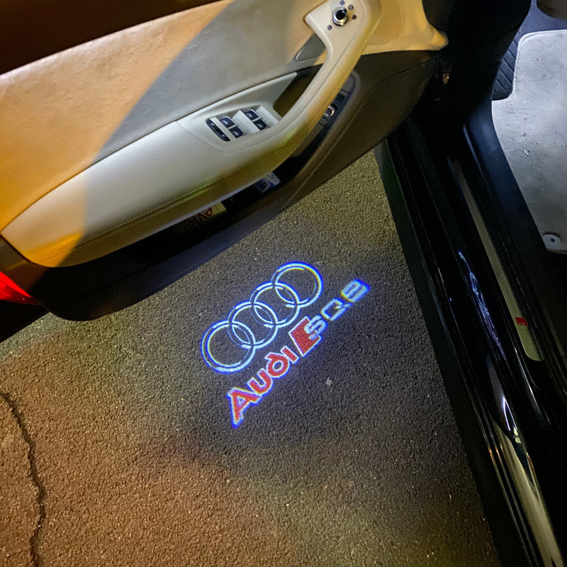 AUDI SQ8 LOGO PROJECTOT LIGHTS Nr.255 (quantità 1 = 2 pellicole logo /2 luci porta） 