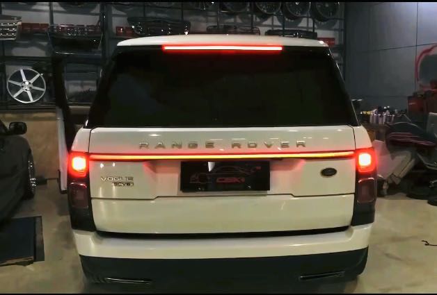 Verbesserte dynamische Rücklichtanzeige mit LED-Streifen für Land Rover 