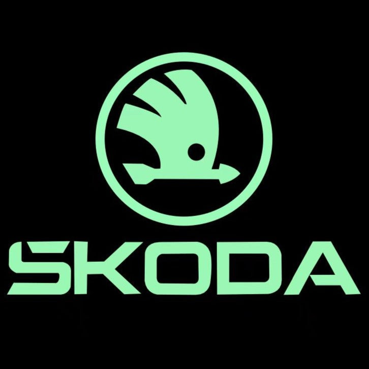 SKODA ORIGINAL LOGO PROJECTOT LIGHTS Nr.867 (Menge 1 = 2 Logofolie / 2 Türleuchten)