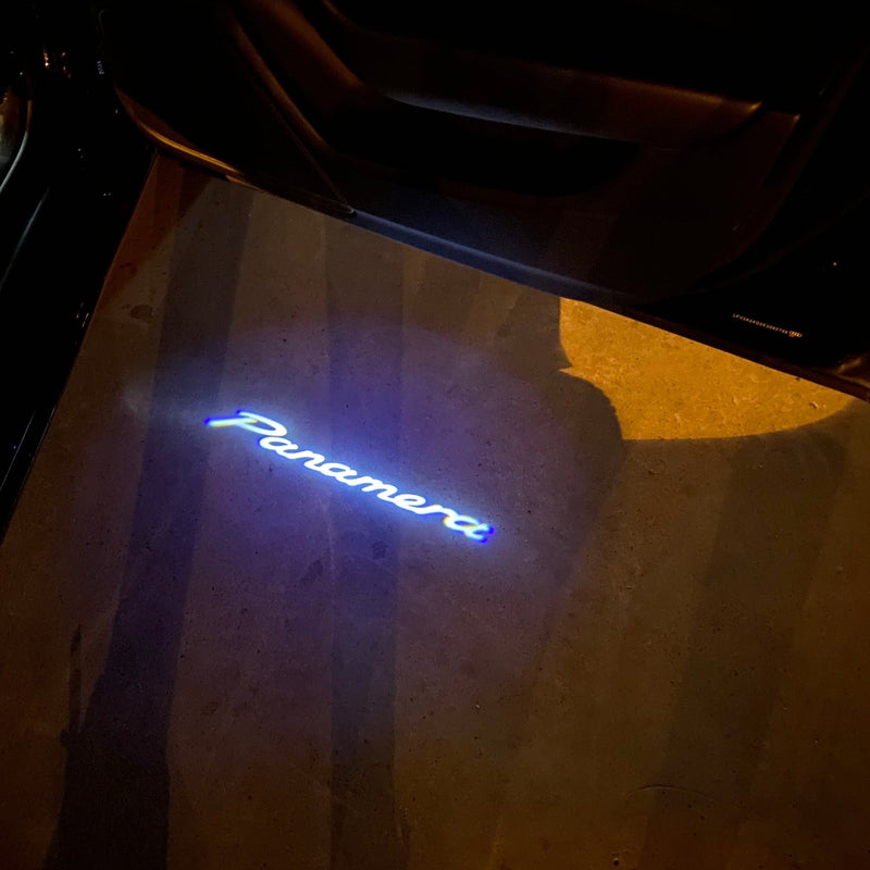 PORSCHE Panamera LOGO PROJECTOT LIGHTS Nr.35 (quantità 1 = 2 pellicole logo / 2 luci porta)