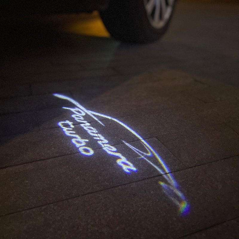 PORSCHE Panamera LOGO PROJECTOT LIGHTS Nr.84 (Menge 1 = 2 Logofolie / 2 Türleuchten) 