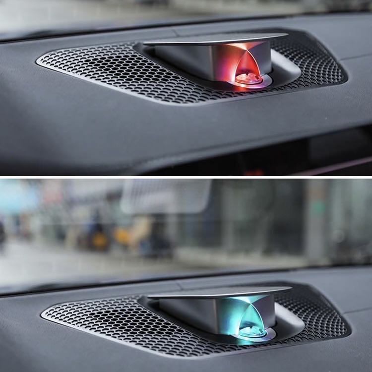 BMW - Sistema audio avanzato LED F