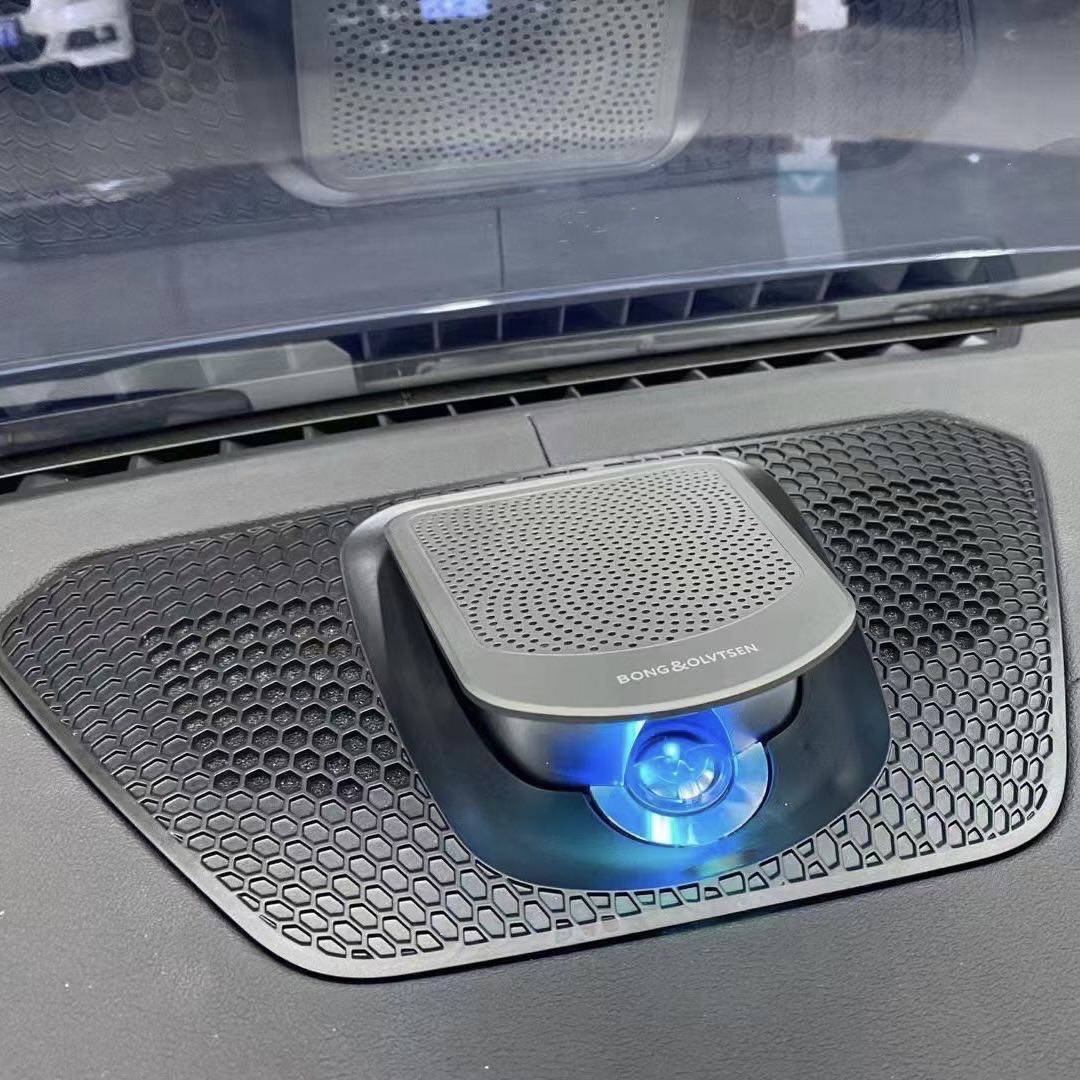 BMW - LED Advanced Sound System B