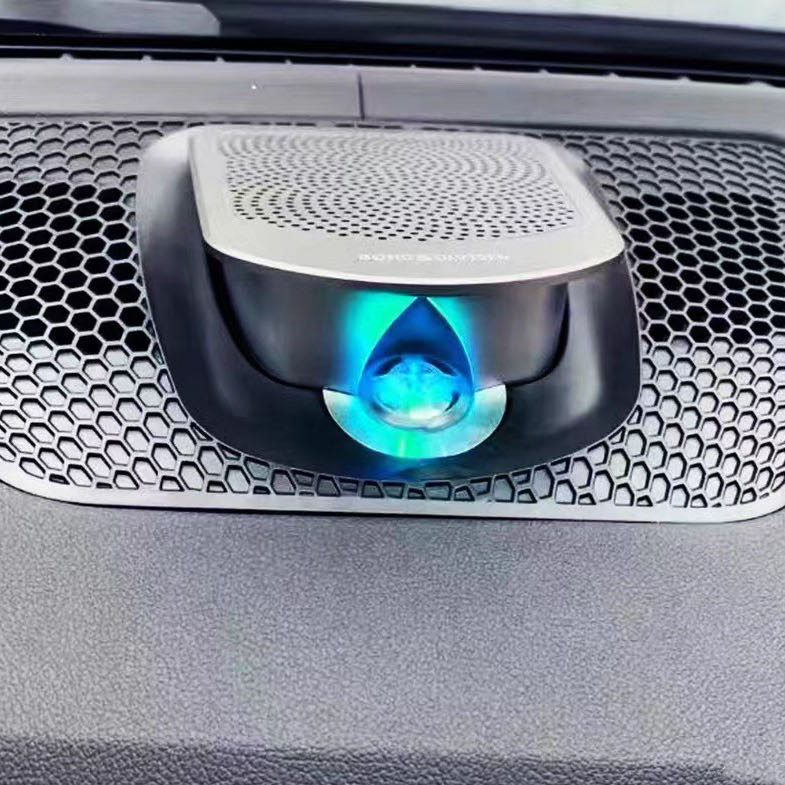 BMW - Sistema audio avanzato a LED B