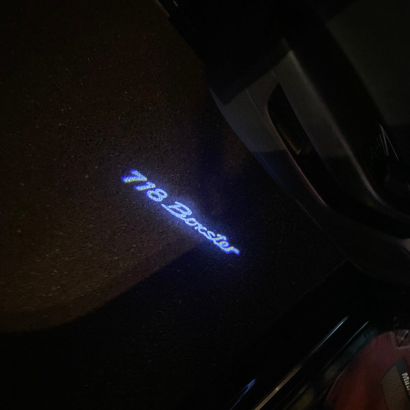 PORSCHE 718 BOXSTER LOGO PROJECTOT LIGHTS Nr.58 (Menge 1 = 2 Logofolie / 2 Türleuchten) 