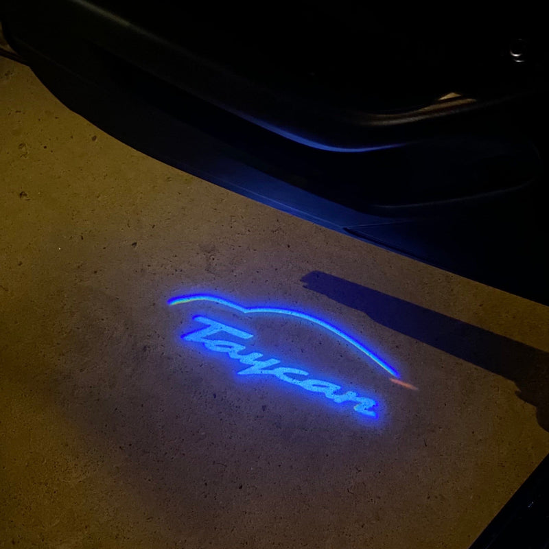 PORSCHE TAYCAN LOGO PROJECTOT LIGHTS Nr.8087 (Menge 1 = 2 Logofolie / 2 Türleuchten) 