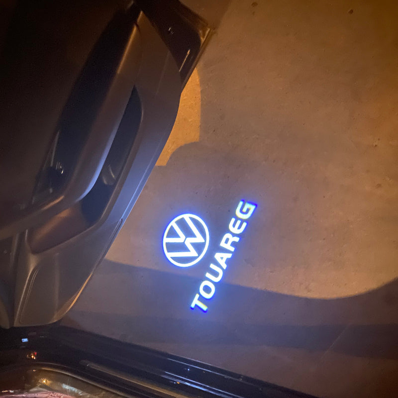 Volkswagen Türleuchten Touareg Logo Nr. 1J29 (Menge 1 = 2 Logo-Folien / 2 Türlichter） 