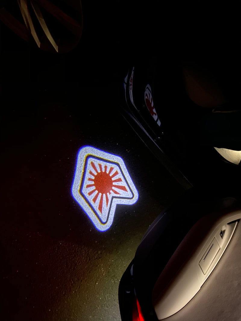 JDM LOGO PROJECTOT LIGHTS Nr.28 (Menge 1 = 1 Satz/2 Türlichter) 