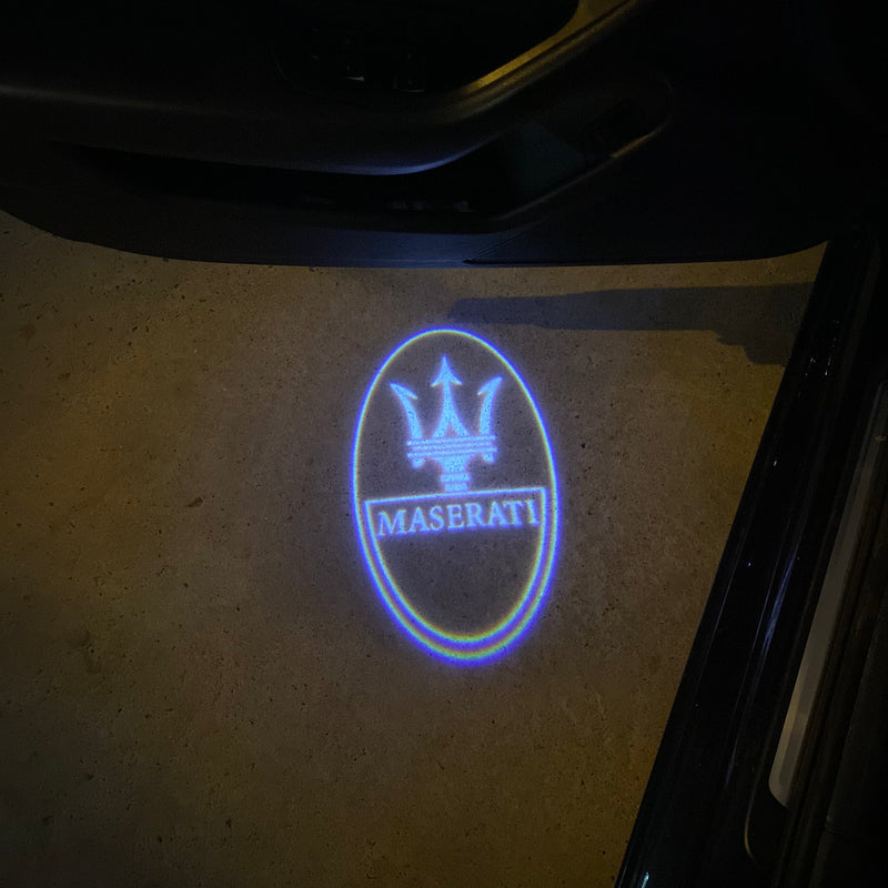 Maserati Original LOGO PROJECROTR LIGHTS Nr.26 (Menge 1 = 1 Satz/2 Türleuchten) 