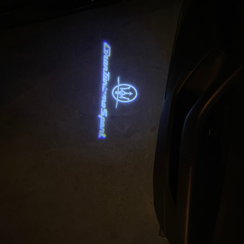 Maserati Granturismo Sport LOGO PROJECROTR LIGHTS Nr.29 (Menge 1 = 1 Satz/2 Türleuchten)