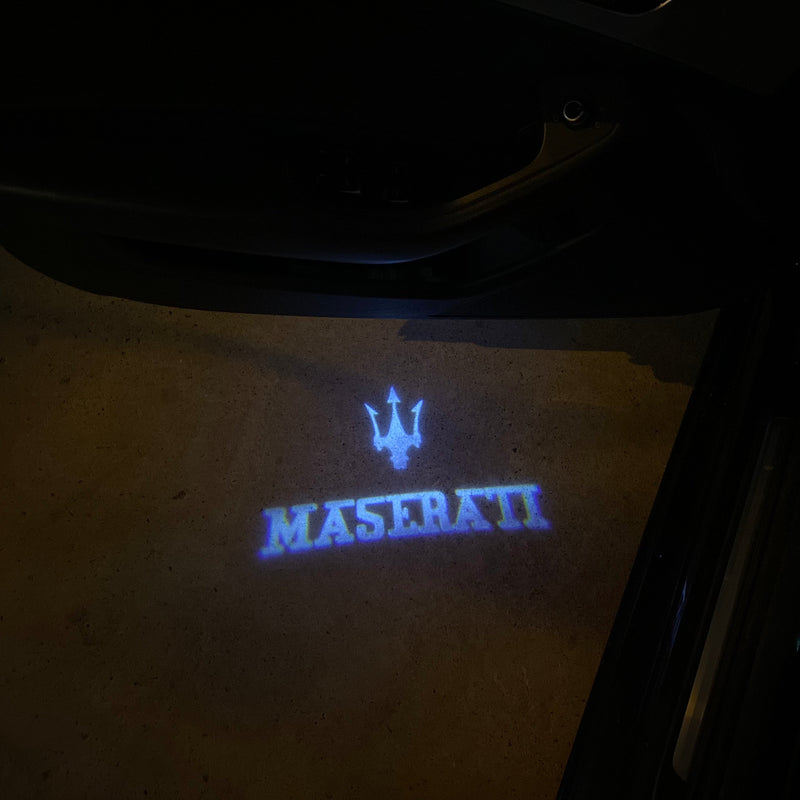 Maserati Original LOGO PROJECROTR LIGHTS Nr.35 (Menge 1 = 1 Satz/2 Türleuchten) 