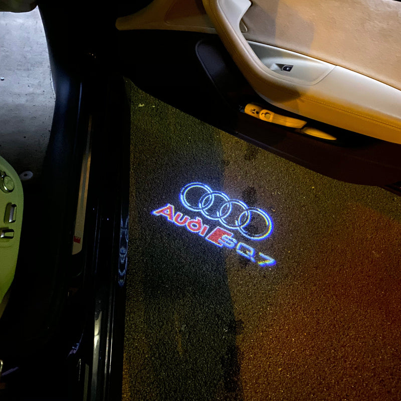 AUDI SQ7 LOGO PROJECTOT LIGHTS Nr.256 (quantità 1 = 2 pellicole logo /2 luci porta） 