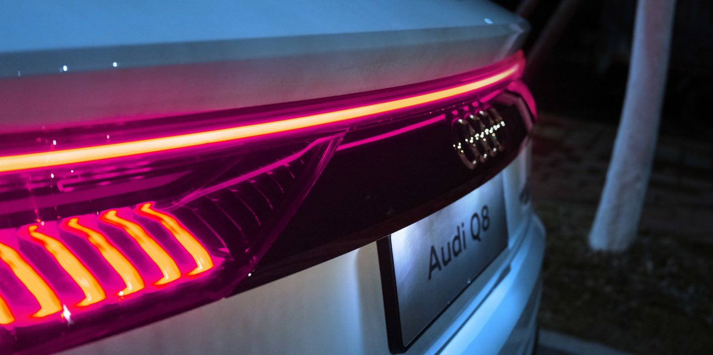 Upgraded LED strip tail light dynamic indicator for AUDI