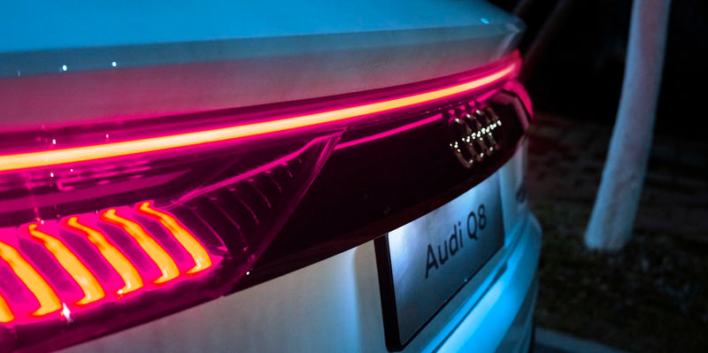 Verbesserte dynamische Rücklichtanzeige mit LED-Streifen für AUDI 