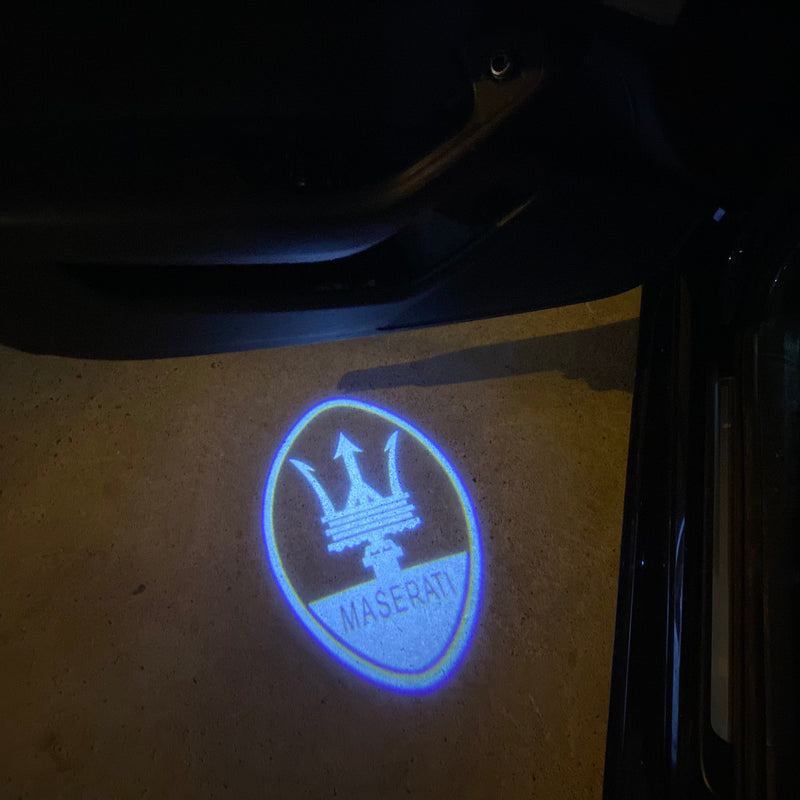 Maserati Original LOGO PROJECROTR LIGHTS Nr.34 (Menge 1 = 1 Satz/2 Türleuchten) 