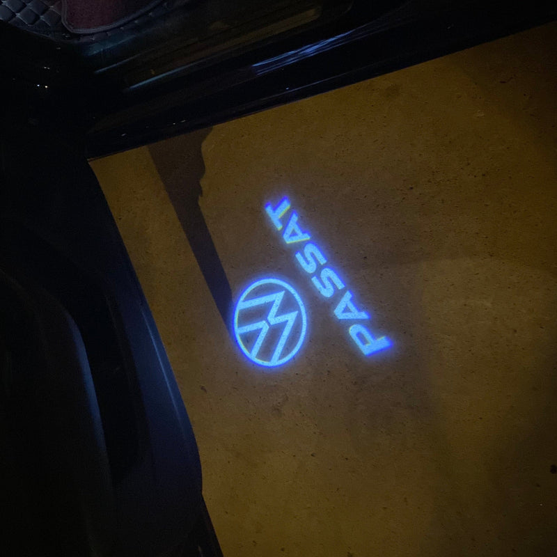 Volkswagen Türleuchten Passat Logo Nr. 2JK9 (Menge 1 = 2 Logo-Folien / 2 Türlichter) 