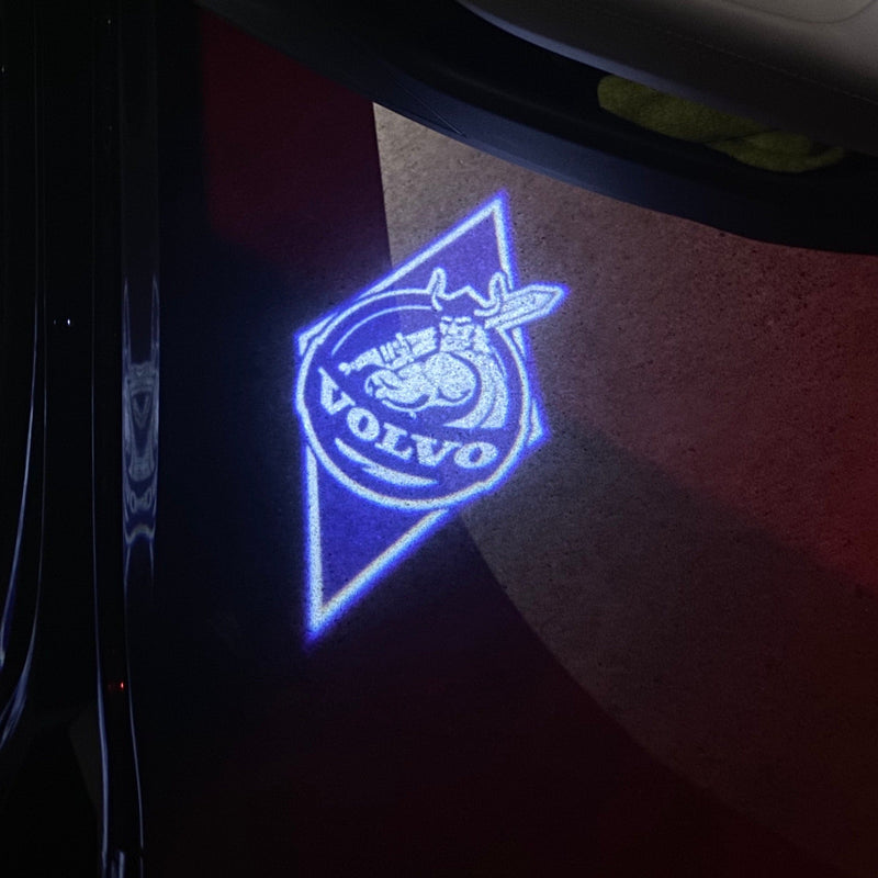 Volvo Original LOGO PROJECROTR LIGHTS Nr.137 (Menge 1 = 2 Logofolie / 2 Türleuchten) 