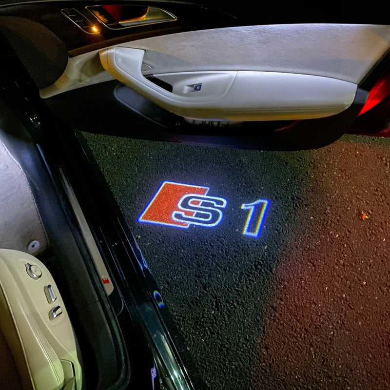 AUDI S1 LOGO PROJECTOT LIGHTS Nr.19 (Menge 1 = 2 Logofolien /2 Türleuchten） 