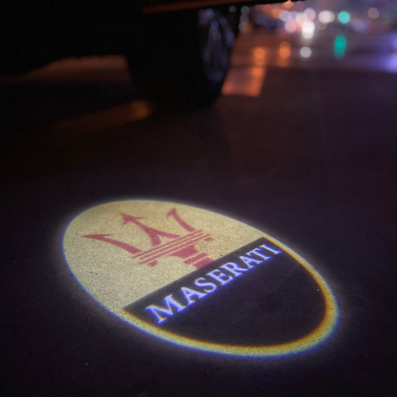 Maserati Original LOGO PROJECROTR LIGHTS Nr.16 (Menge 1 = 1 Satz/2 Türleuchten) 