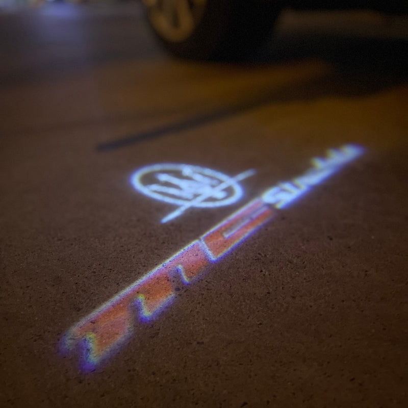 Maserati MC Stradale LOGO PROJECROTR LIGHTS Nr.28 (Menge 1 = 1 Satz/2 Türleuchten) 