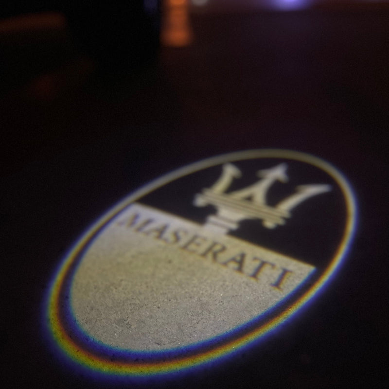 Maserati Original LOGO PROJECROTR LIGHTS Nr.04 (Menge 1 = 1 Satz/2 Türleuchten) 