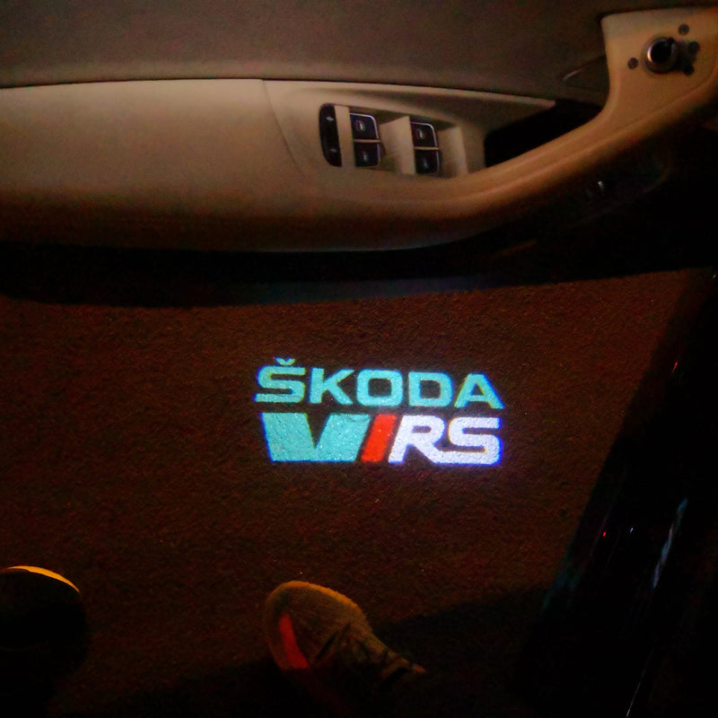 SKODA VRS LOGO PROJECTOT LIGHTS Nr.25 (Menge 1 = 2 Logofolie / 2 Türleuchten)