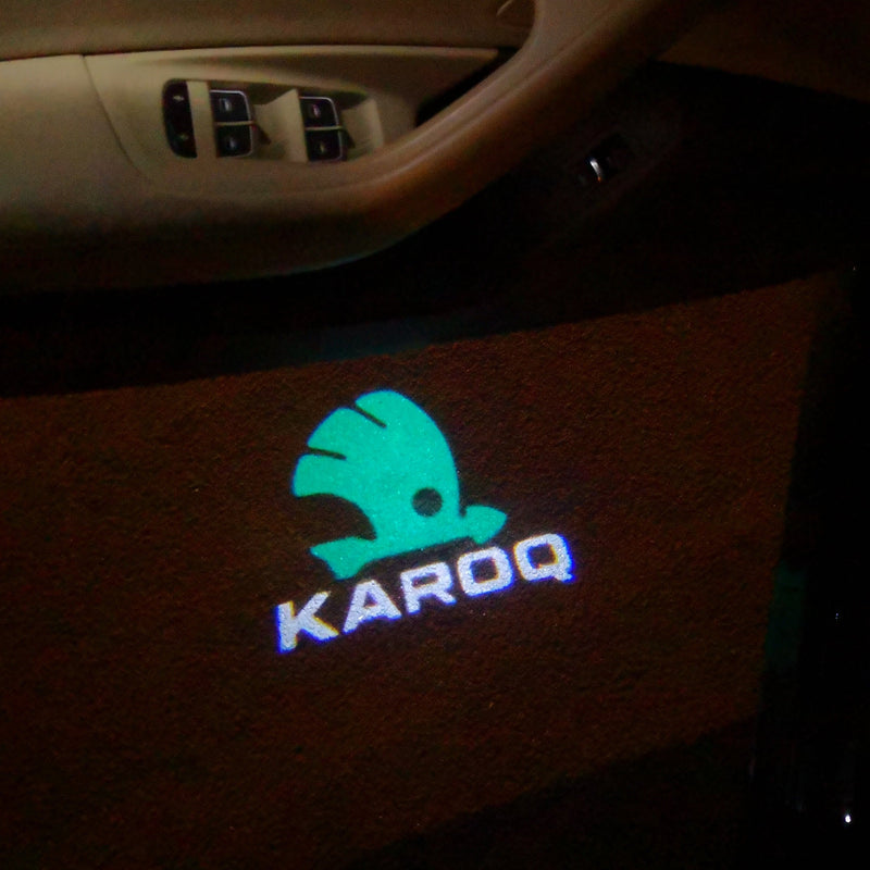 SKODA KAROQ LOGO PROJECTOT LIGHTS Nr.79 (quantità 1 = 2 pellicole logo / 2 luci porta)