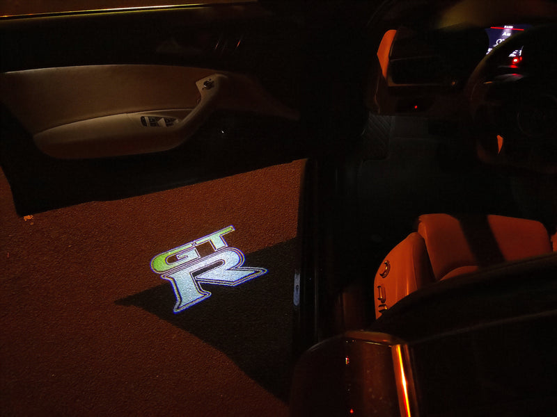 GTR-R35 LOGO PROJECTOT LIGHTS Nr.07 (quantità 1 = 2 pellicole logo /2 luci porta） 