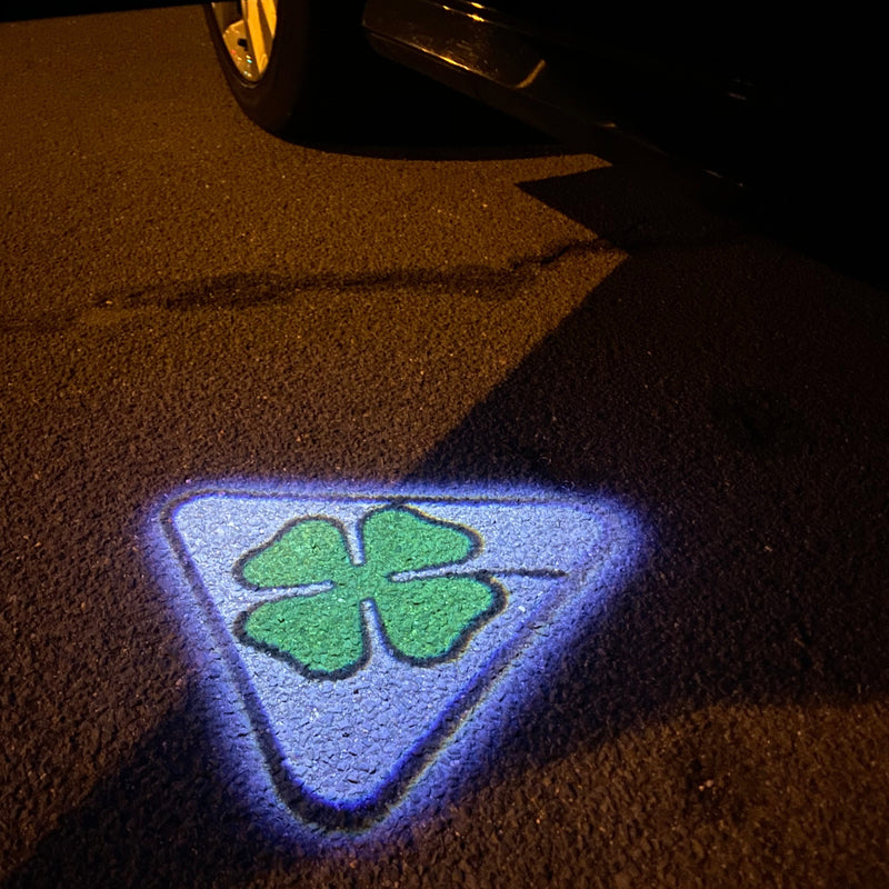 Alfa Romeo Quadrifoglio Verde LOGO PROJECTOT LIGHTS Nr.29 (Menge 1 = 2 Logofolie / 2 Türleuchten) 