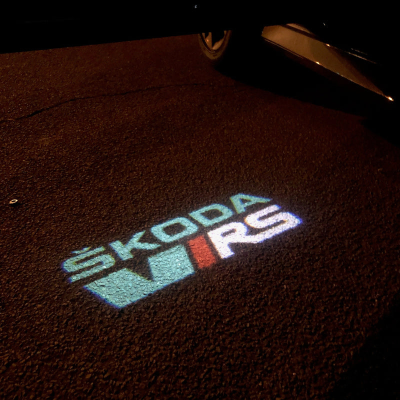 SKODA VRS LOGO PROJECTOT LIGHTS Nr.25 (Menge 1 = 2 Logofolie / 2 Türleuchten)