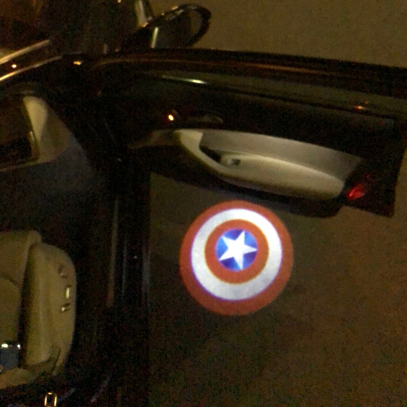 Luci per porte con logo Capitan America Nr.213 (quantità 1 = 2 pellicole con logo /2 luci per porte)Logo degli eroi Marvel 