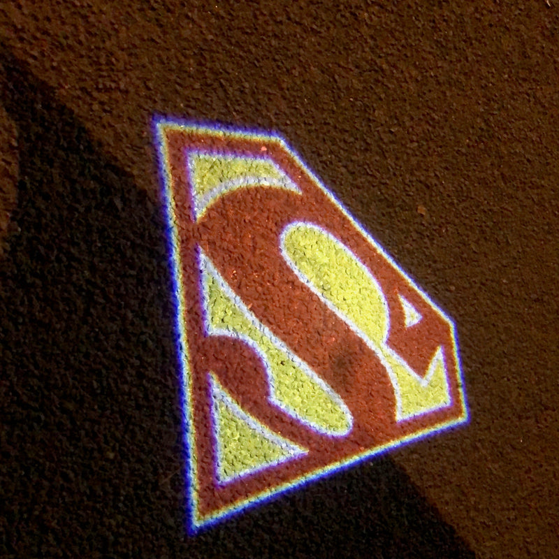 Luci per porte con logo Super Man Nr.241 (quantità 1 = 2 pellicole con logo /2 luci per porte）Logo DC Heroes 