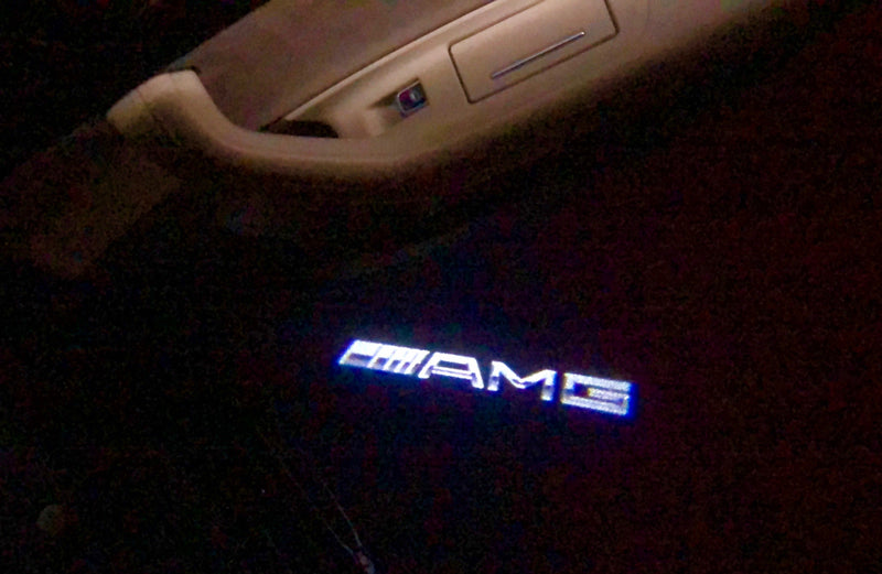 MERCEDES BENZ AMG LOGO PROJECTOT LIGHTS Nr.19 (quantità 1 = 1 set/2 luci porta)